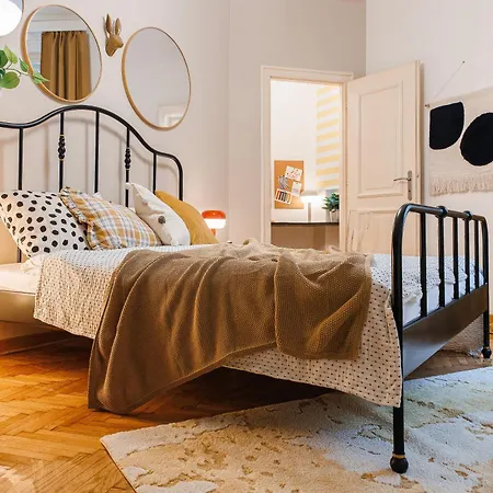 Apartamento Musical Shelter With Balcony 2min To Republic Square