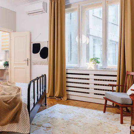 Musical Shelter With Balcony 2min To Republic Square Appartement *