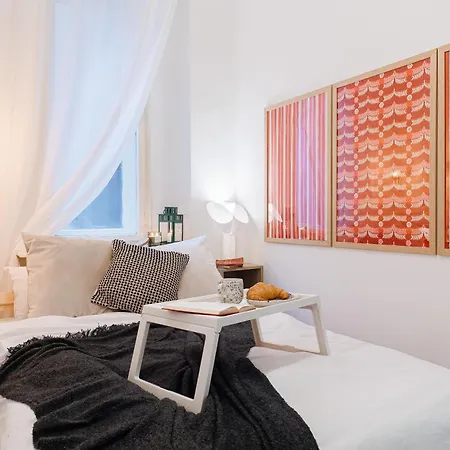 Musical Shelter With Balcony 2min To Republic Square Apartamento *