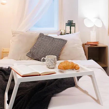 Appartement Musical Shelter With Balcony 2min To Republic Square *