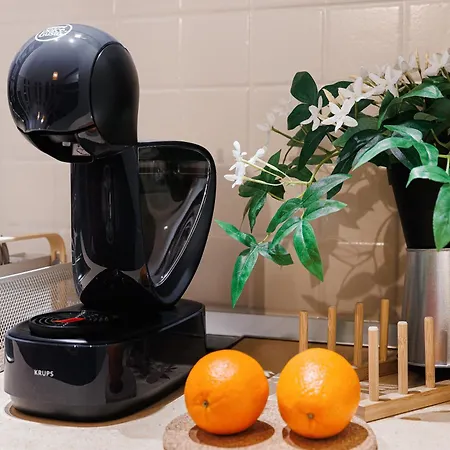 Musical Shelter With Balcony 2min To Republic Square *