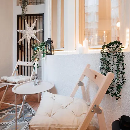 Appartement Musical Shelter With Balcony 2min To Republic Square Belgrado