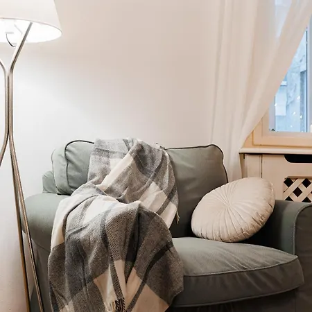 Appartement Musical Shelter With Balcony 2min To Republic Square *